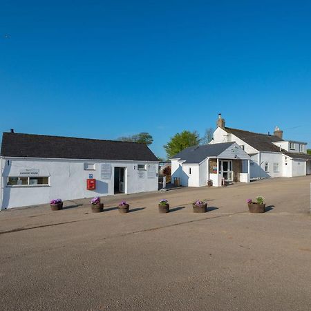 Beautiful Willow Lodge 67-4-6 Persons-Private Hot Tub-Pet Friendly-Tranquil Holiday Away From It All Yet Not Far To St Austell-The Holiday Home Has Two Bedrooms, Living & Dining Area, Equipped Kitchen -Decking-Al Fresco Dining-Fishing Lakes-Pet Frien Grampound Extérieur photo